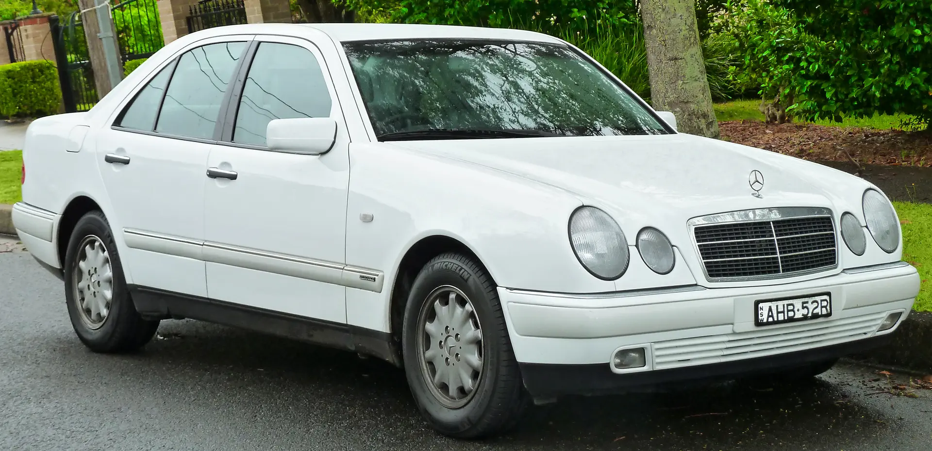 Mercedes-Benz  E 280 Elegance 0