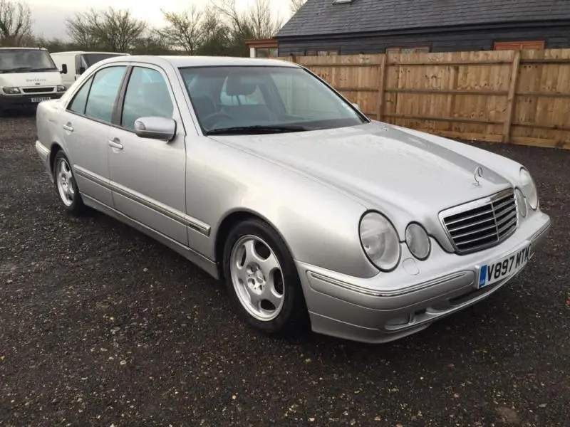 Mercedes-Benz  E 280 Avantgarde 2