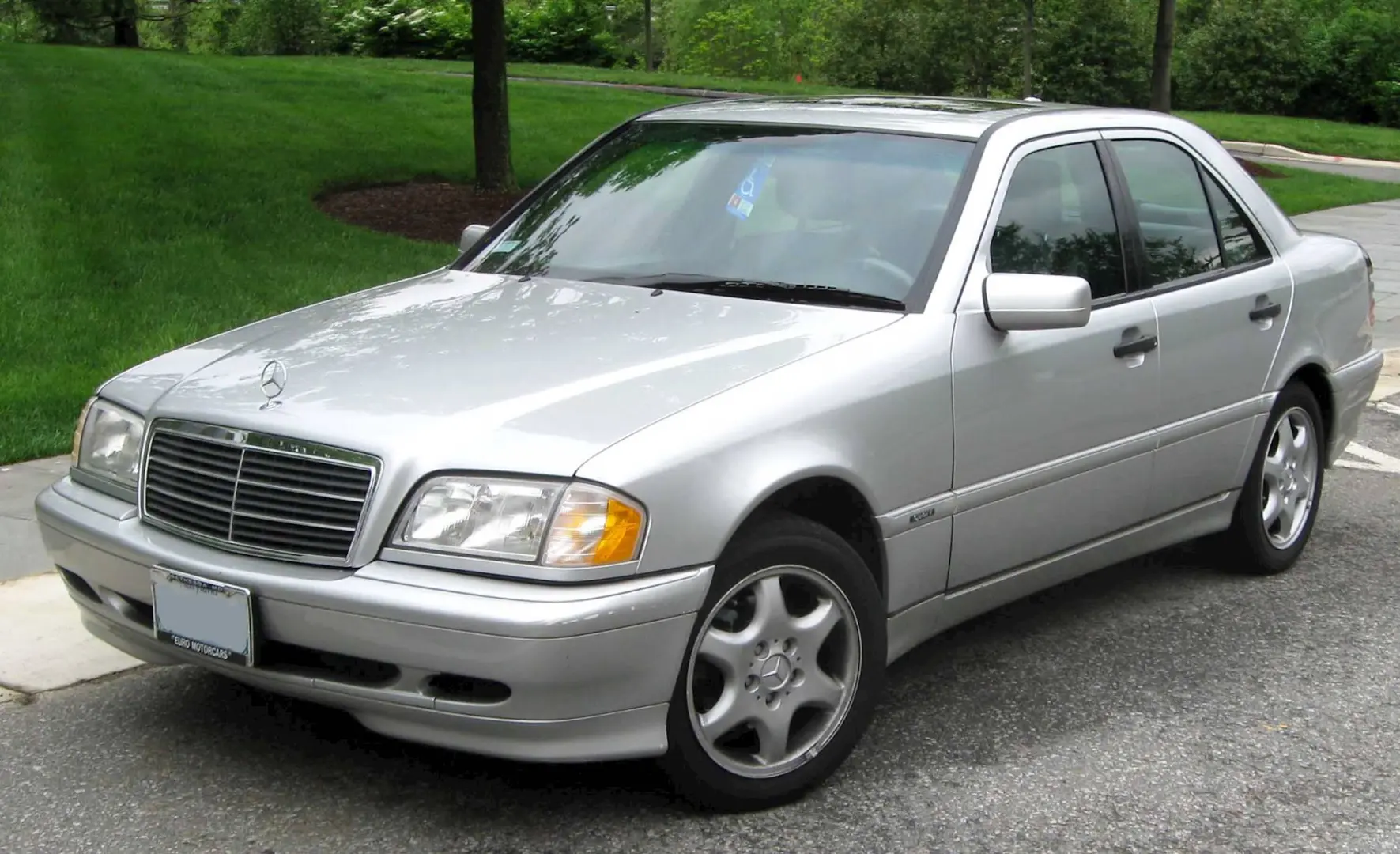 Mercedes-Benz  E 280 Avantgarde 3