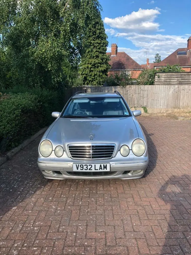 Mercedes-Benz  E 280 Avantgarde 4