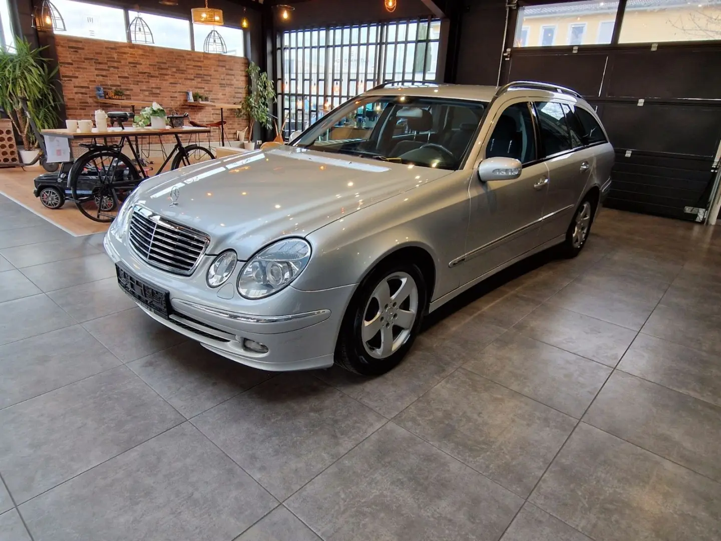 Mercedes-Benz  E 280 Avantgarde 7