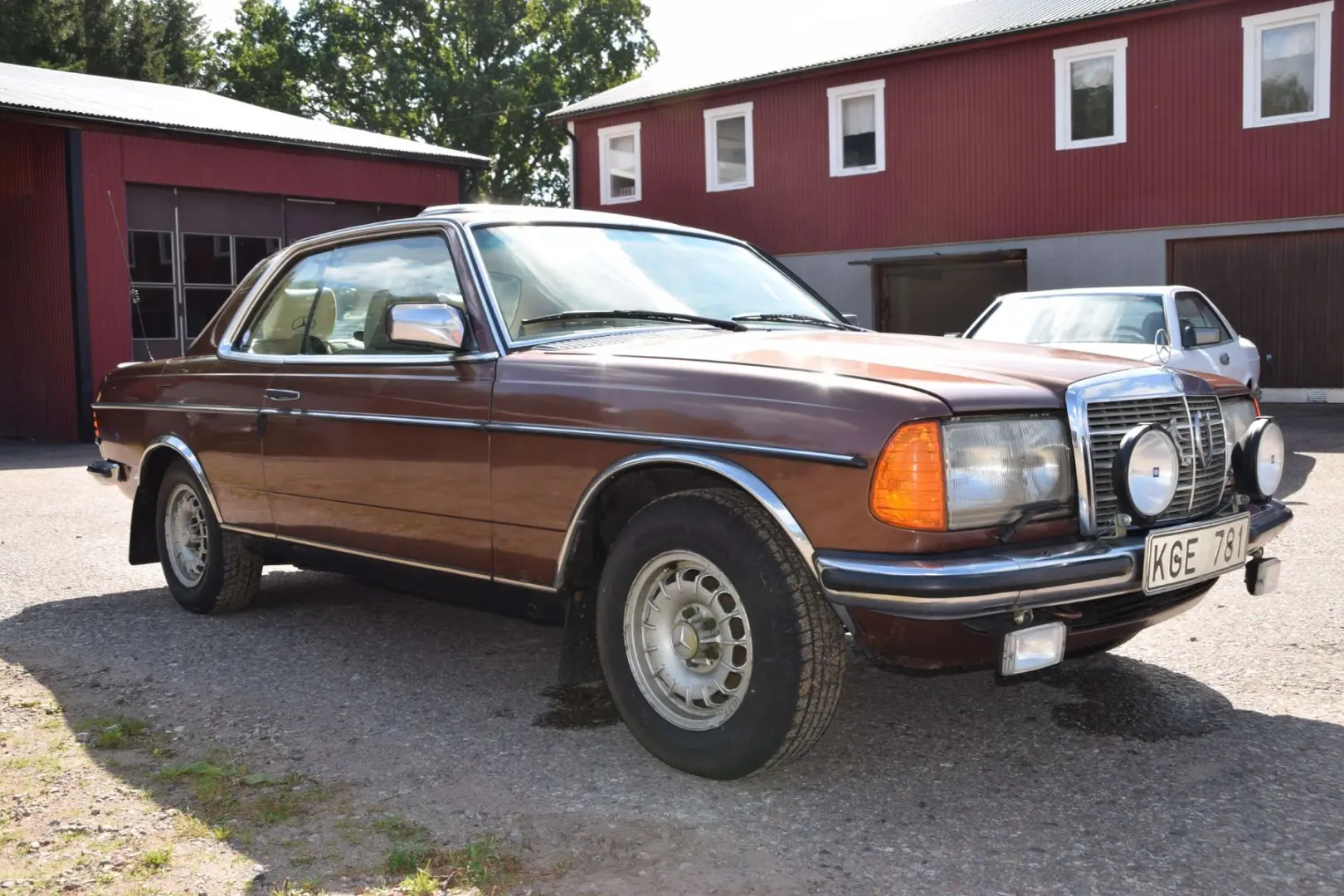 Mercedes-Benz  E 280 CE 4