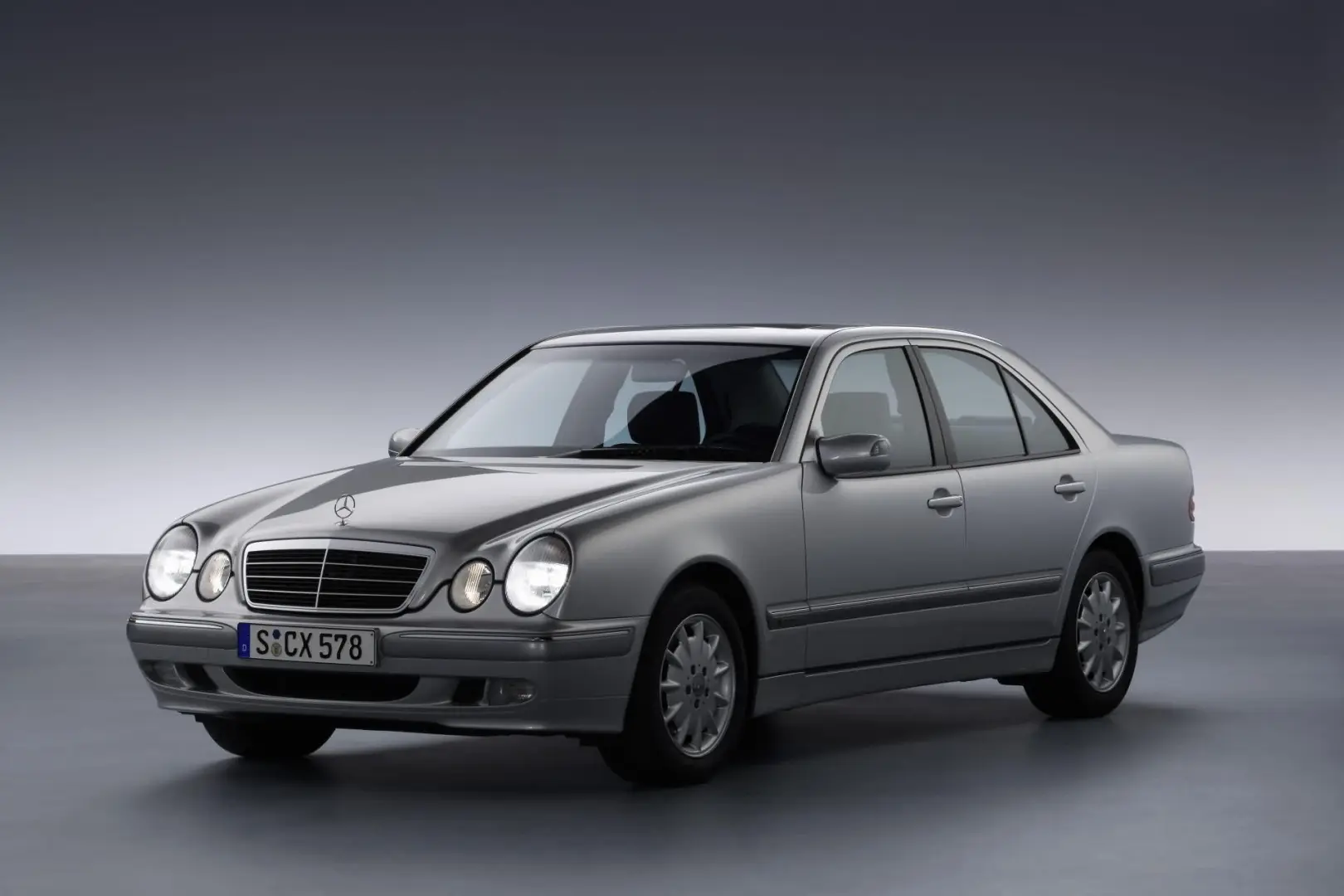 Mercedes-Benz  E 280 Classic 6