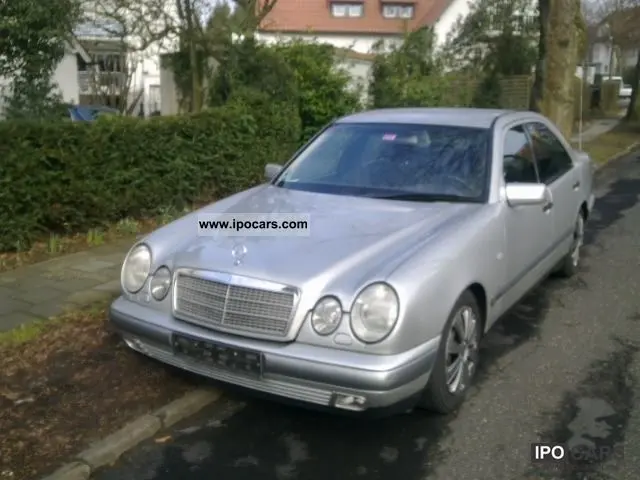 Mercedes-Benz  E 280 Classic 2