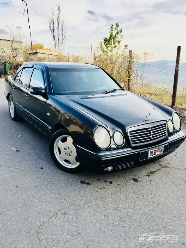 Mercedes-Benz  E 280 Classic 4