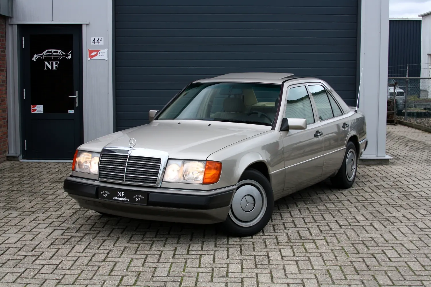 Mercedes-Benz  E 280 E 2