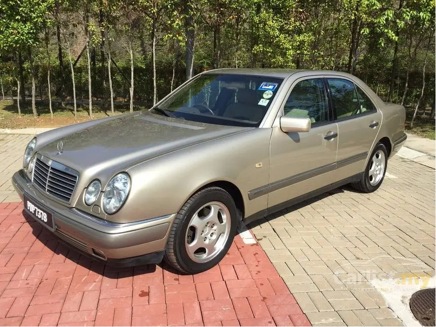Mercedes-Benz  E 280 Elegance 6