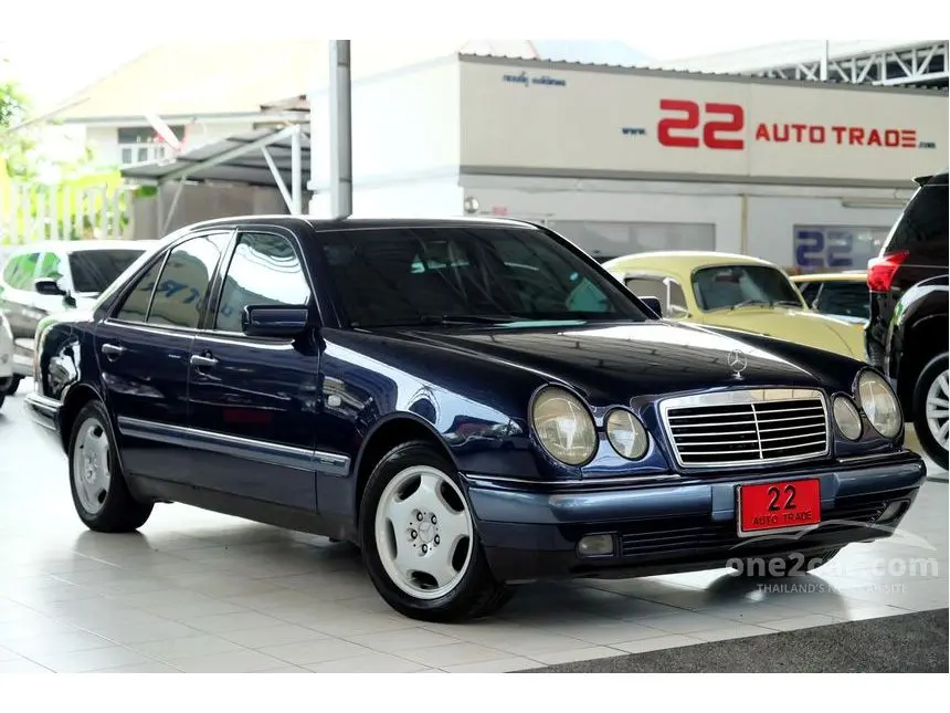 Mercedes-Benz  E 280 Elegance 2