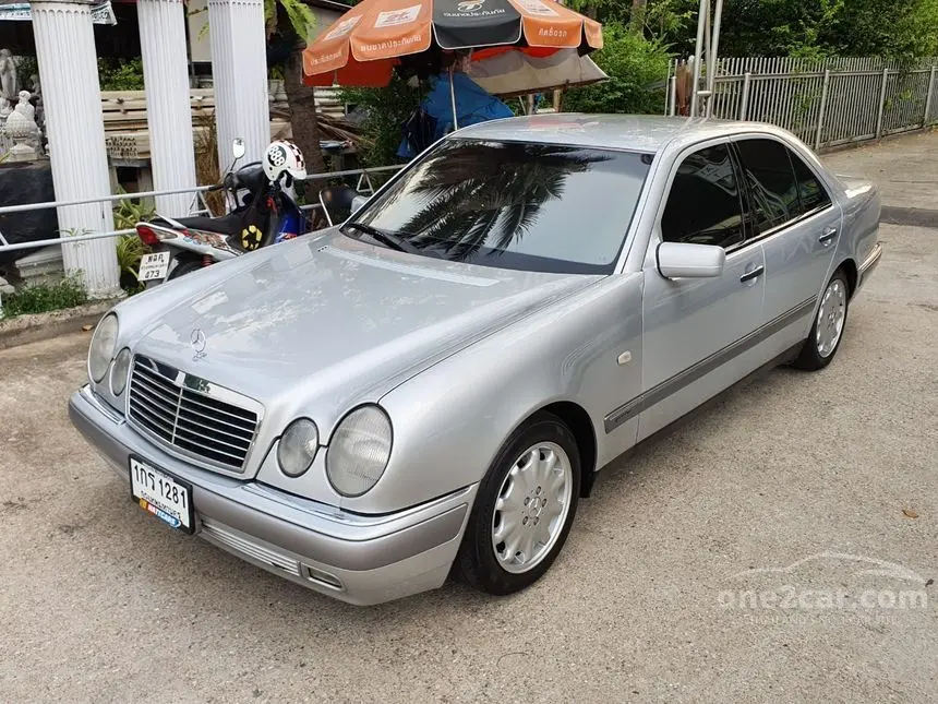 Mercedes-Benz  E 280 Elegance 6