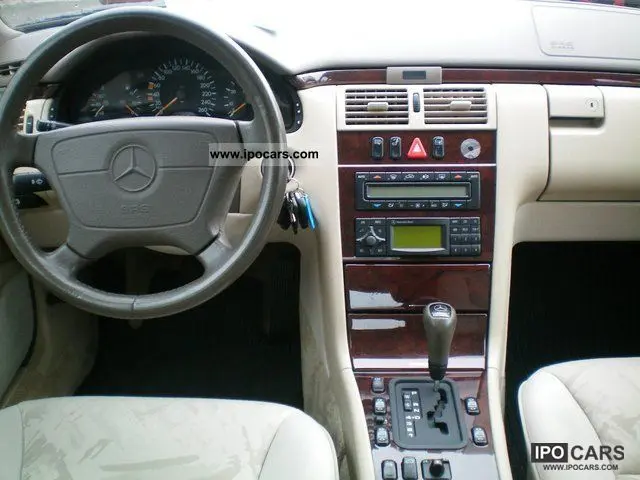 Mercedes-Benz  E 280 Elegance 5