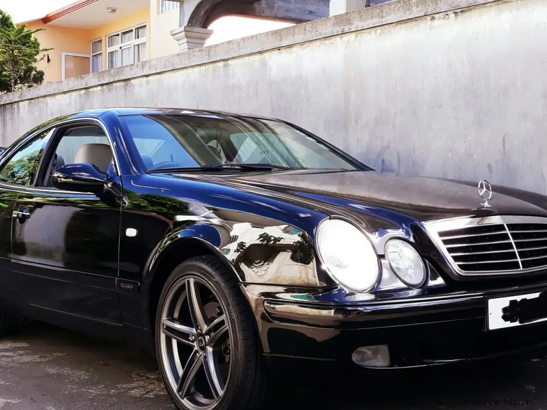 Mercedes-Benz  E 280 Elegance 4
