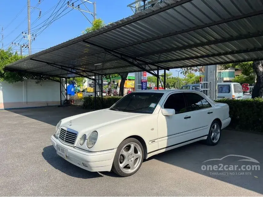 Mercedes-Benz  E 280 Elegance 4