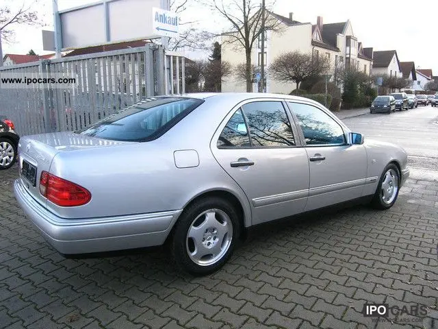 Mercedes-Benz  E 290 TD Classic 1