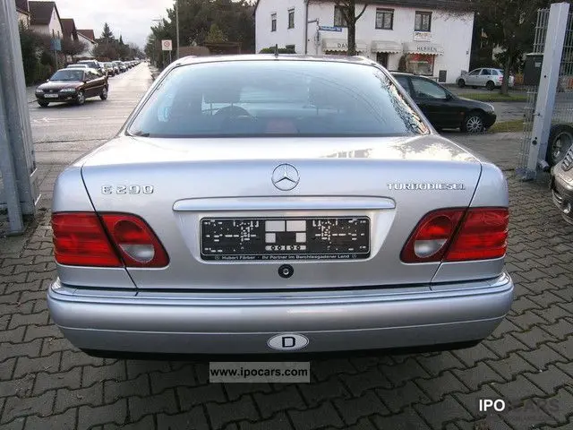 Mercedes-Benz  E 290 TD Avantgarde 7