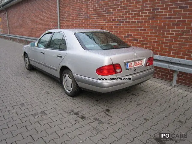 Mercedes-Benz  E 290 TD Elegance 4