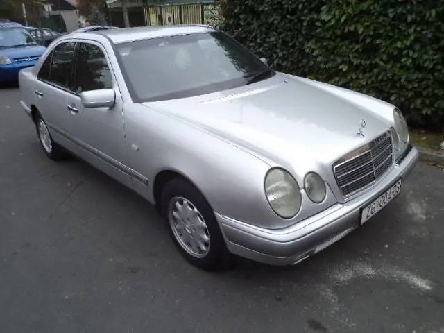 Mercedes-Benz  E 290 TD Elegance 7