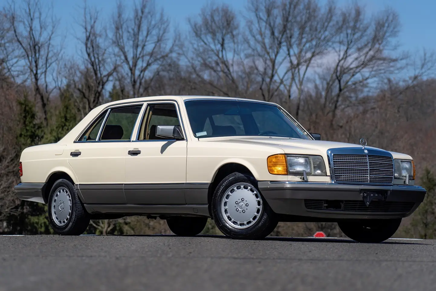 Mercedes-Benz  E 300 4Matic 6