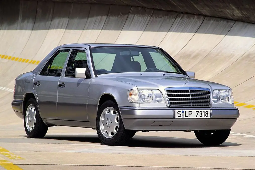 Mercedes-Benz  E 300 D 1