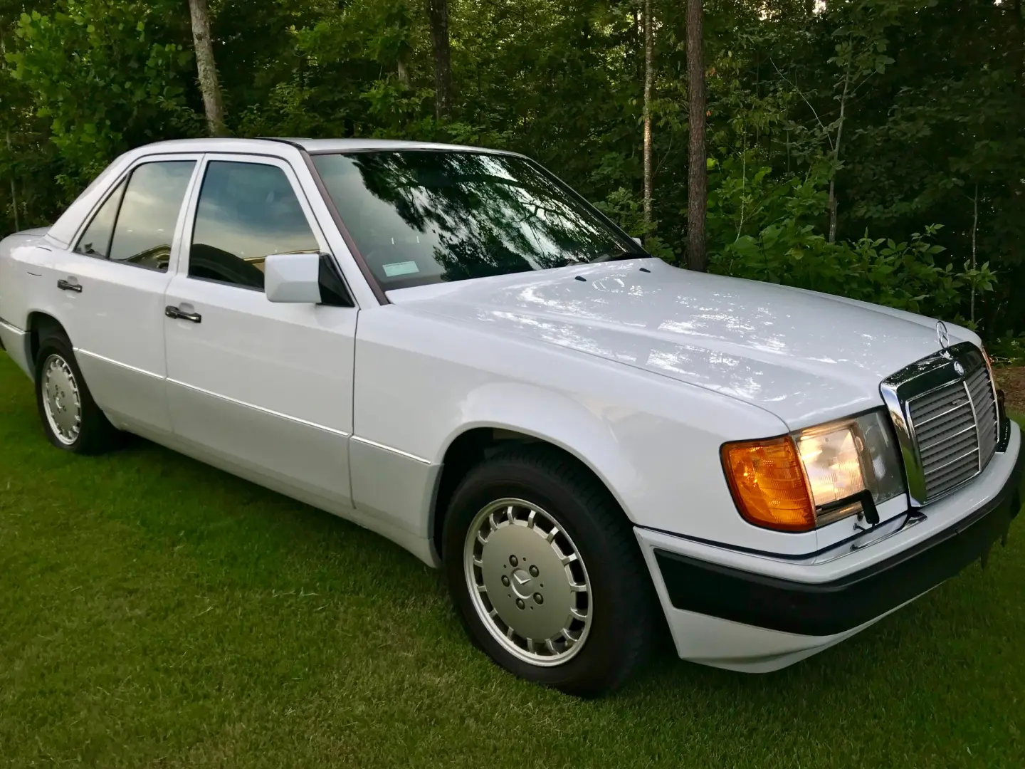 Mercedes-Benz  E 300 4Matic 4