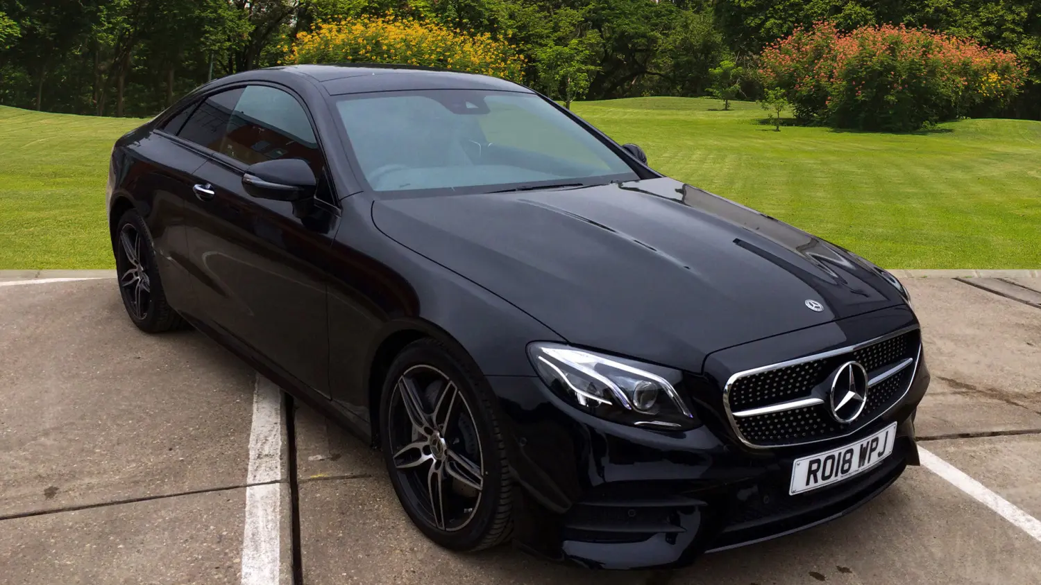 Mercedes-Benz  E 300 AMG 9G-Tronic 4