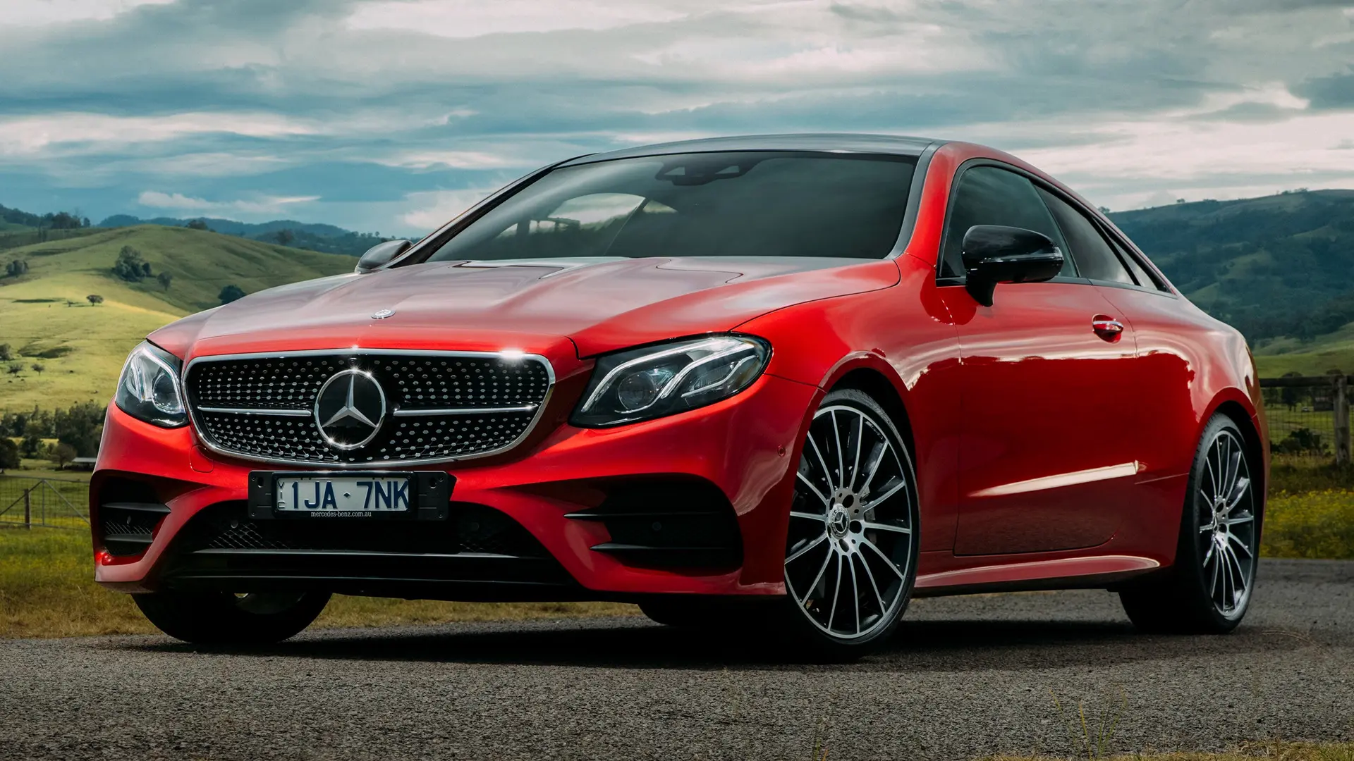 Mercedes-Benz  E 300 AMG 9G-Tronic 5