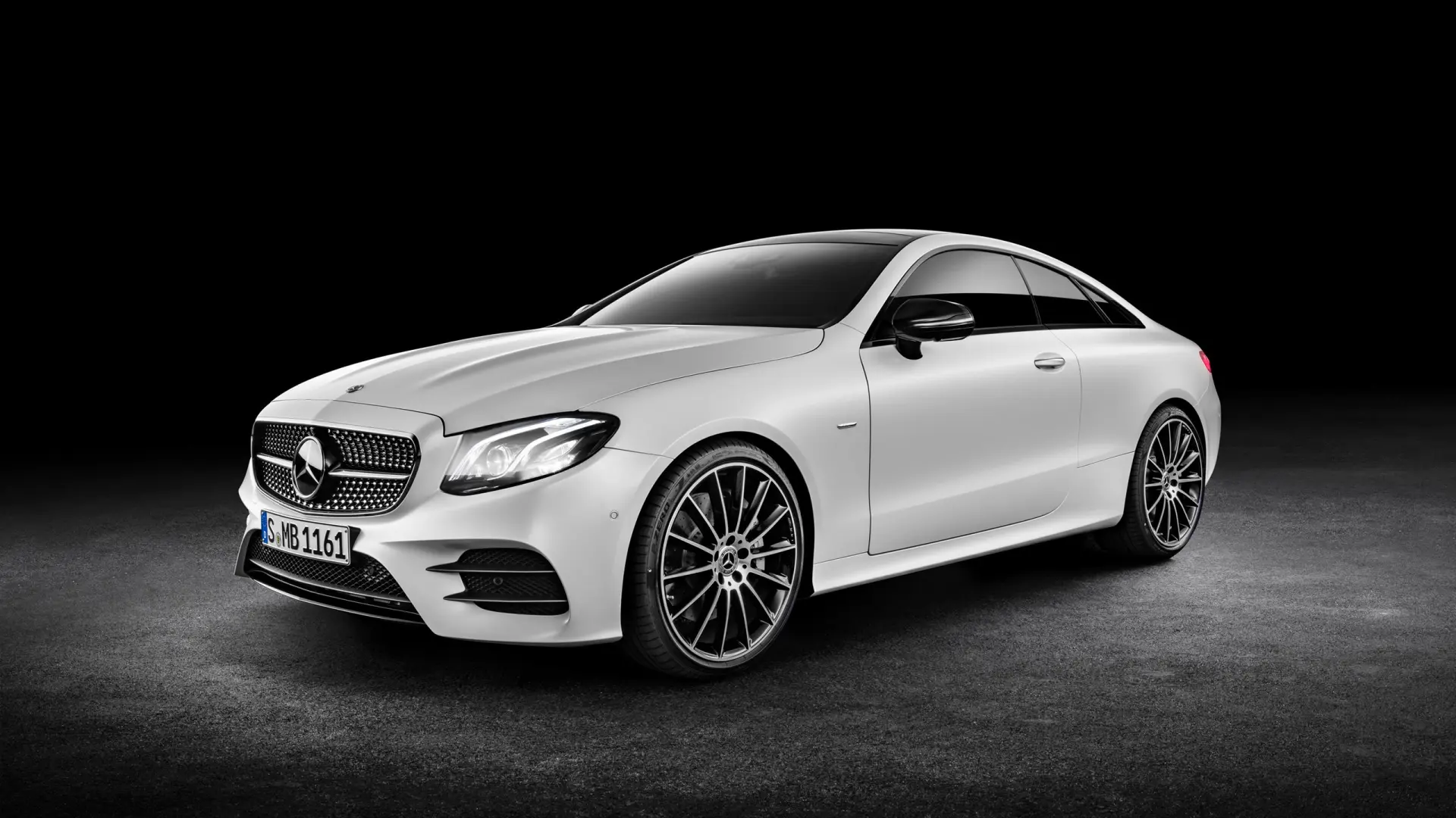 Mercedes-Benz  E 300 AMG 9G-Tronic 5