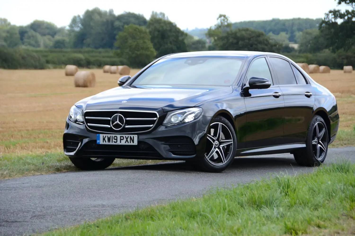 Mercedes-Benz  E 300 AMG 9G-Tronic 5