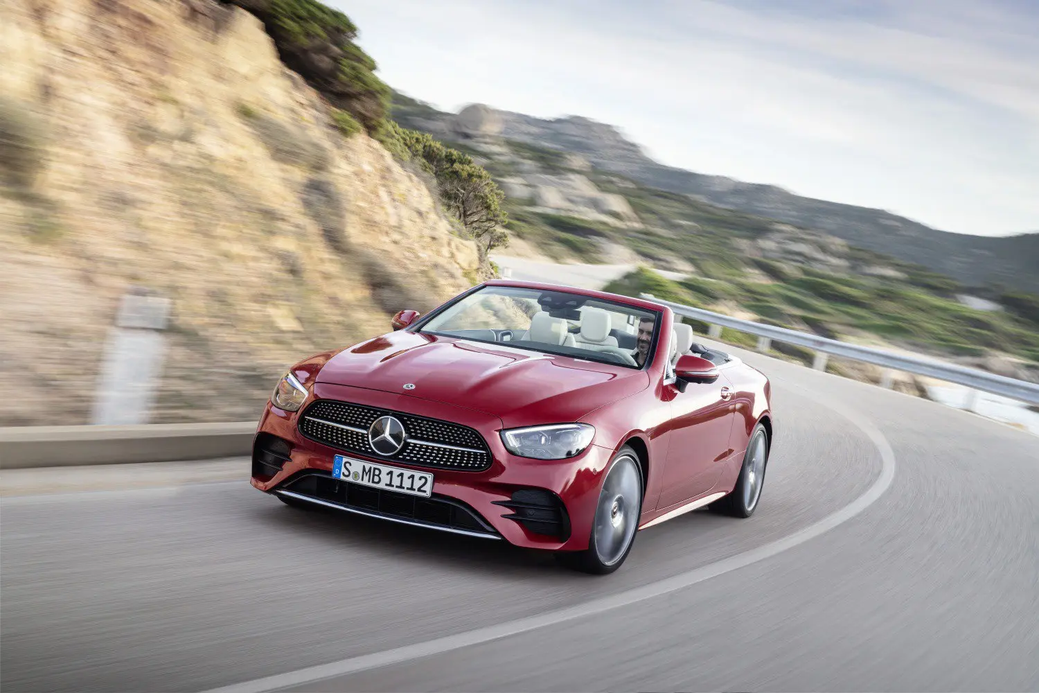 Mercedes-Benz  E 300 AMG 9G-Tronic 6