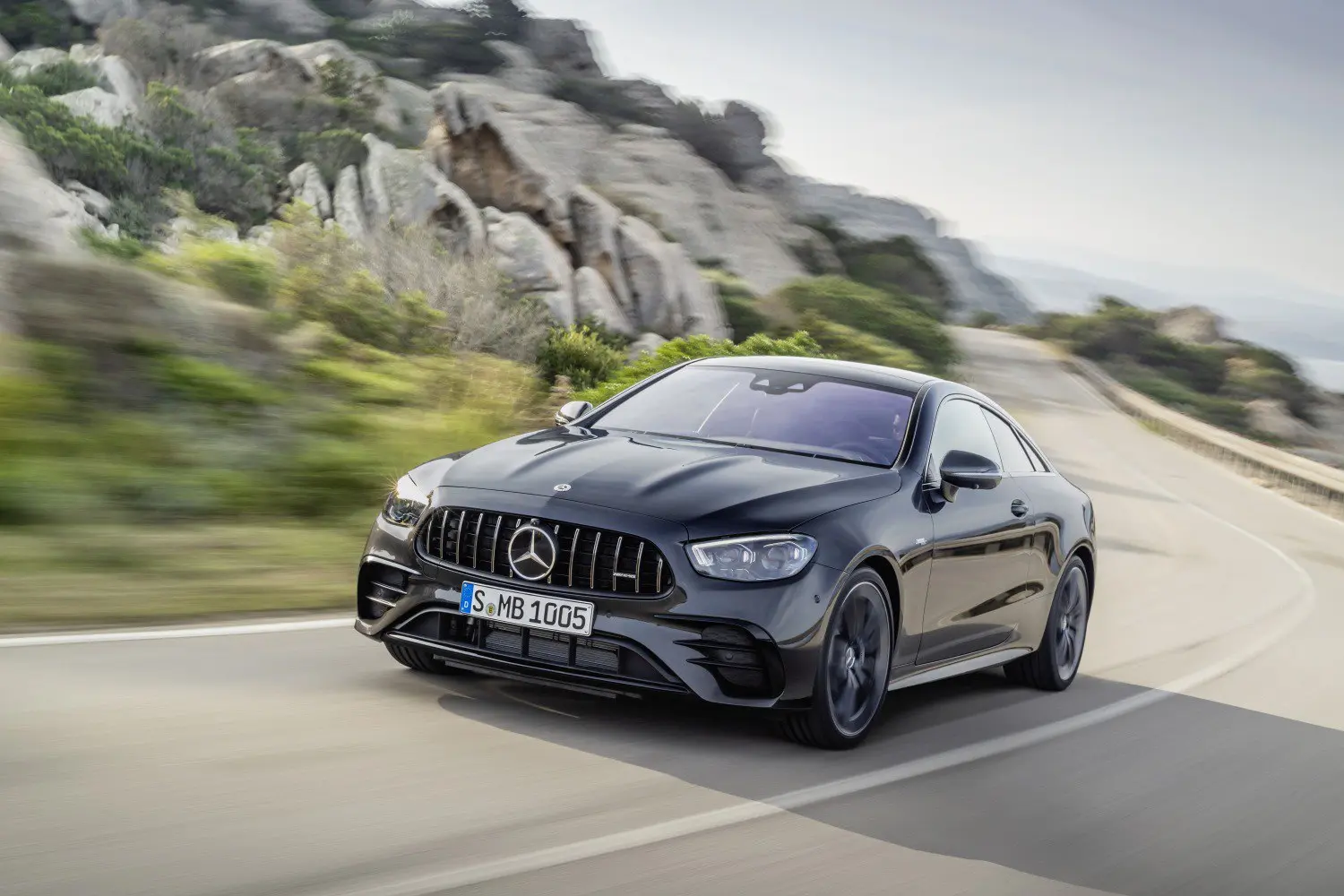 Mercedes-Benz  E 300 AMG 9G-Tronic 1
