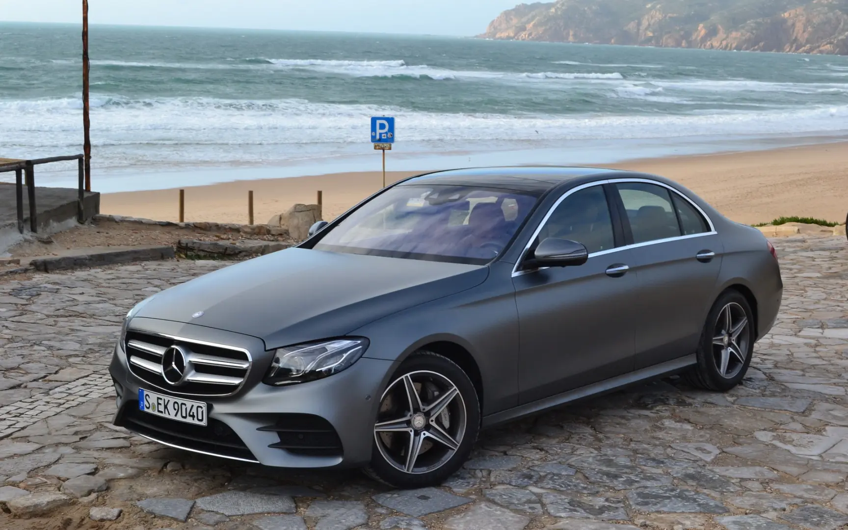 Mercedes-Benz  E 300 Avantgarde 9G-Tronic 6