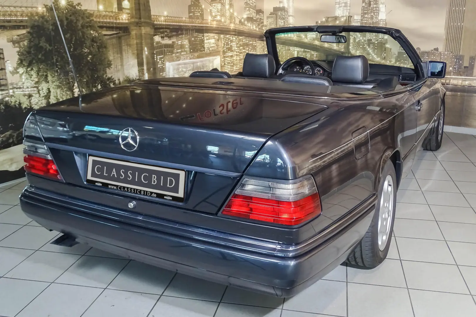 Mercedes-Benz  E 300 C24V 1