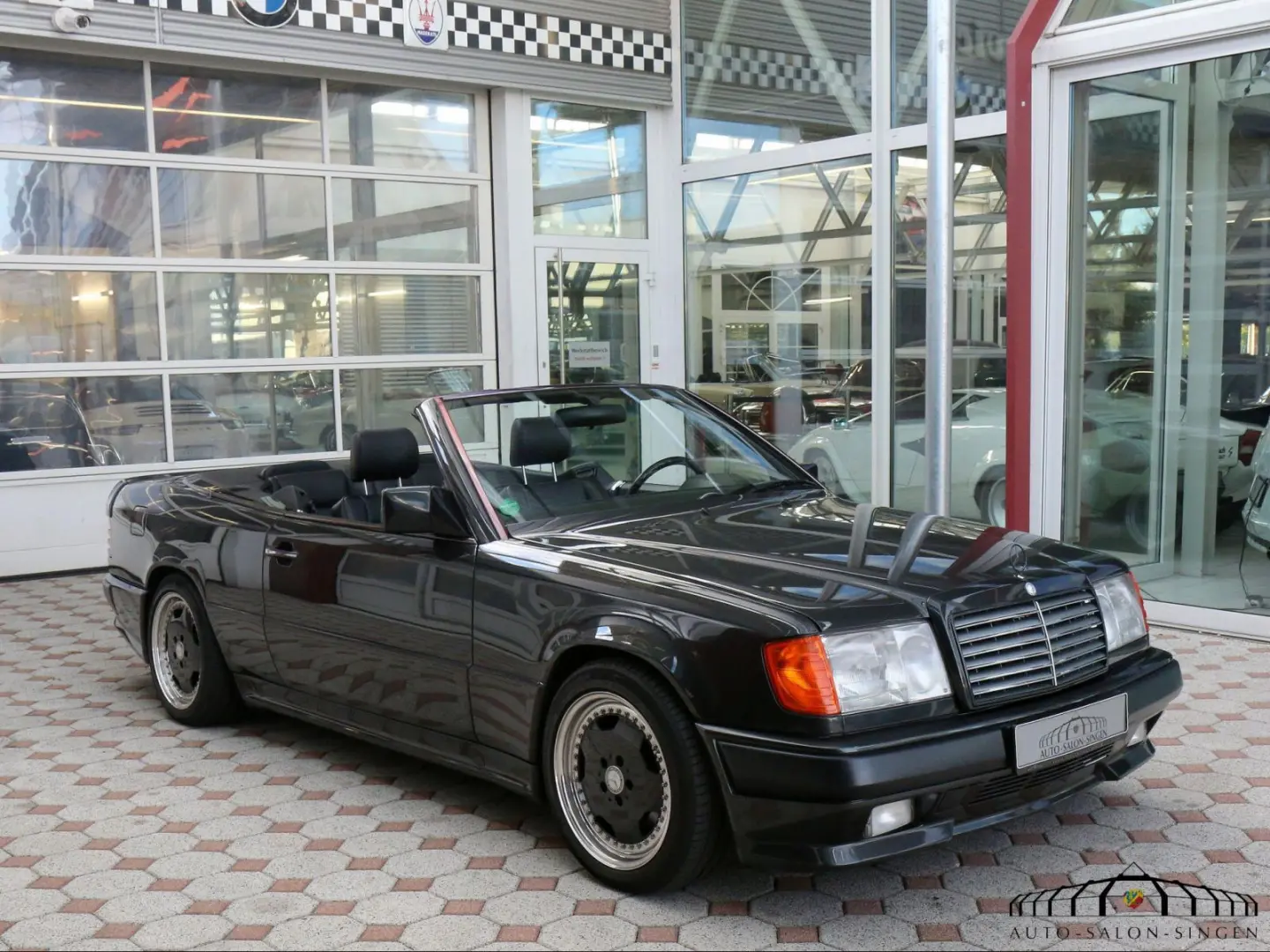 Mercedes-Benz  E 300 C24V 7