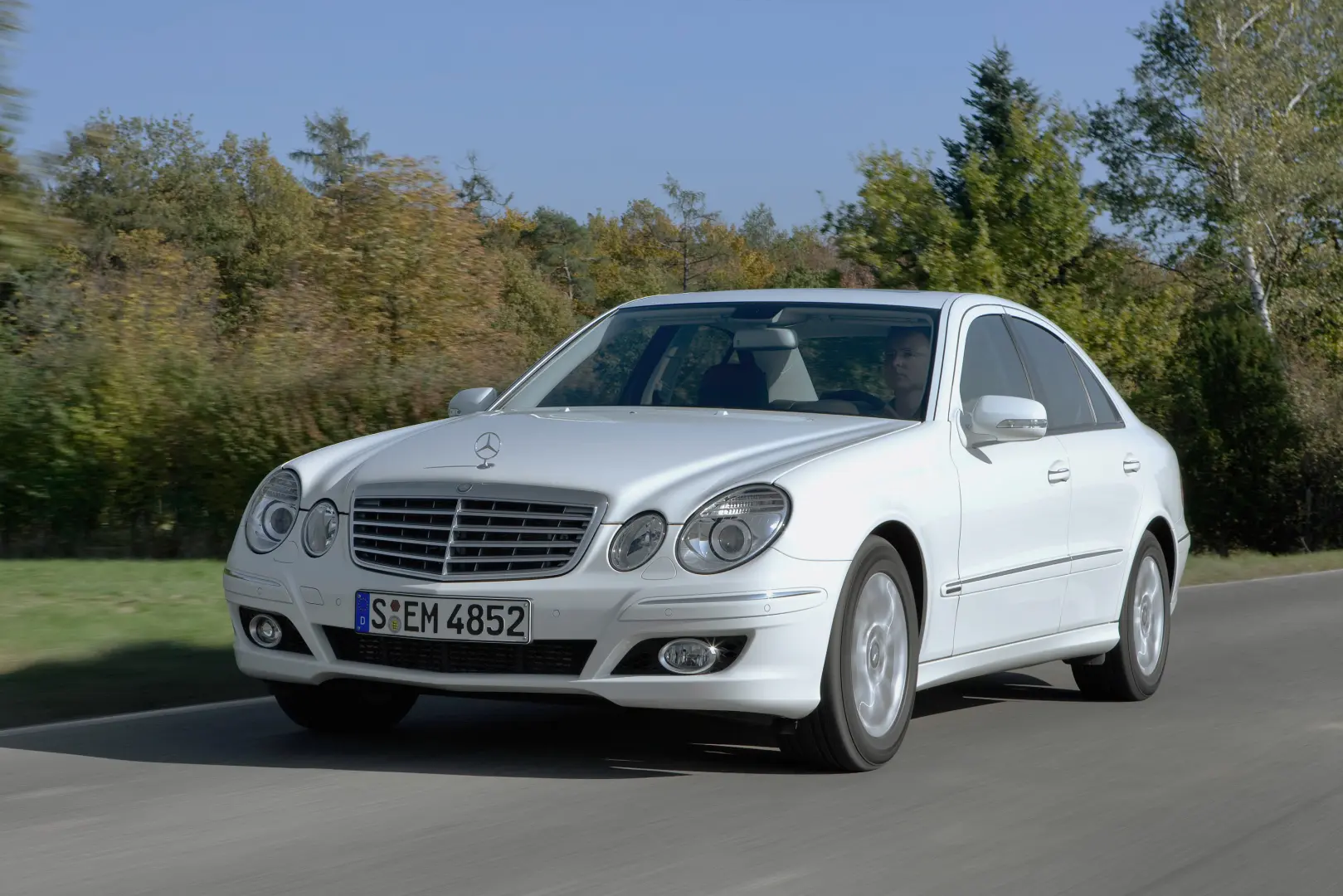 Mercedes-Benz  E 300 CDI BlueEFFICIENCY 0