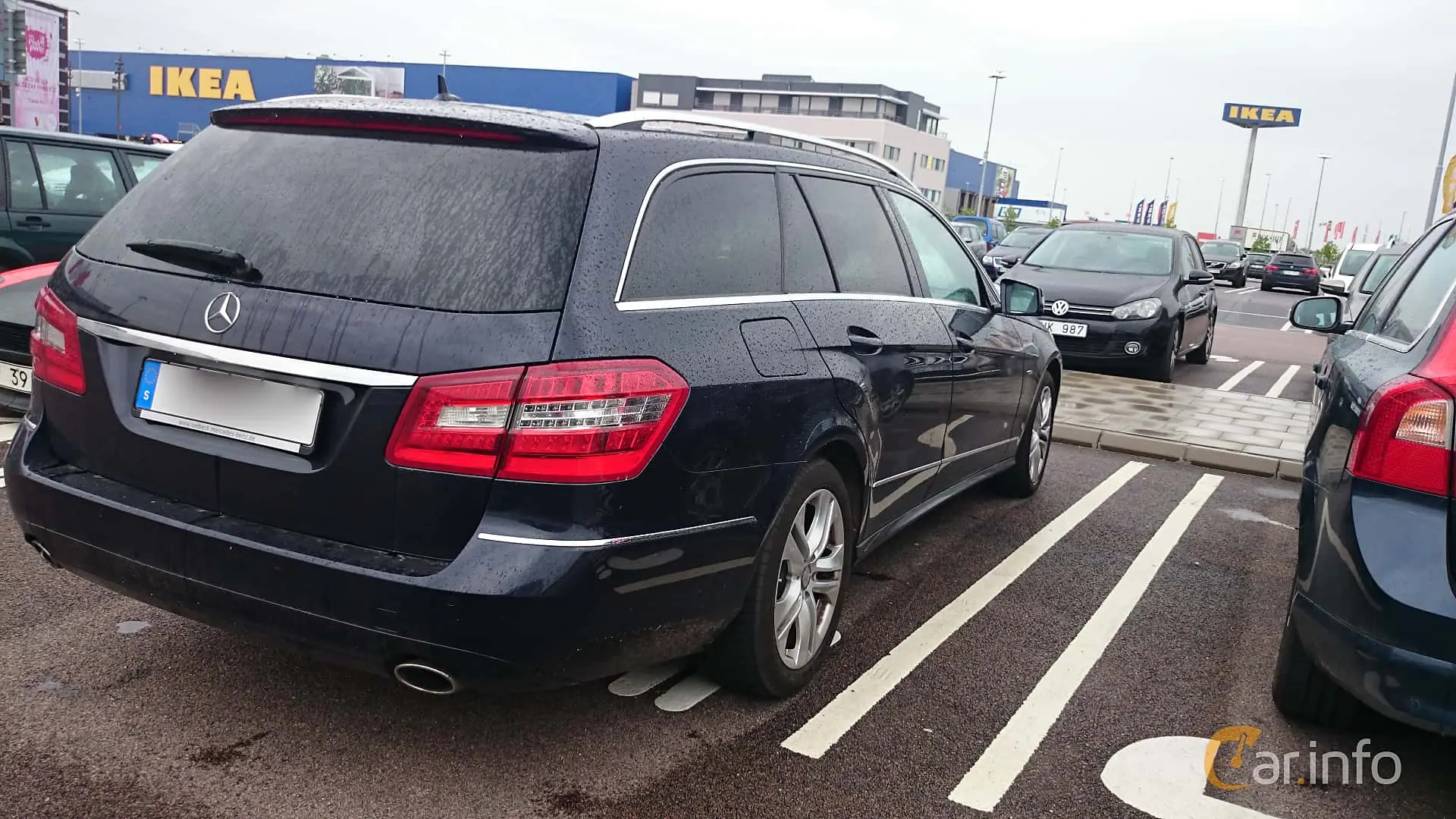 Mercedes-Benz  E 300 CDI BlueEFFICIENCY 3