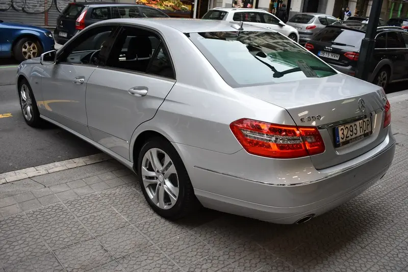 Mercedes-Benz  E 300 CDI BlueEFFICIENCY 4