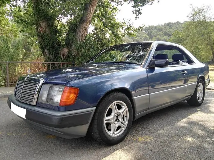 Mercedes-Benz  E 300 CE 3