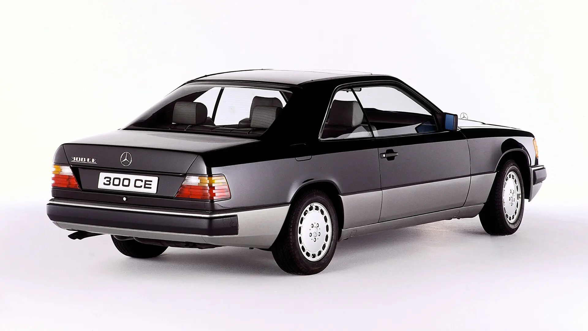Mercedes-Benz  E 300 CE 5