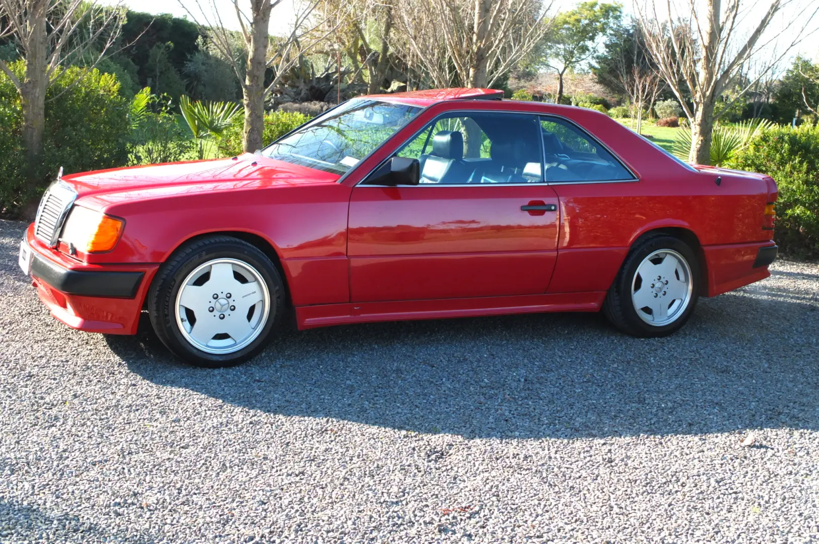 Mercedes-Benz  E 300 CE 24V 4