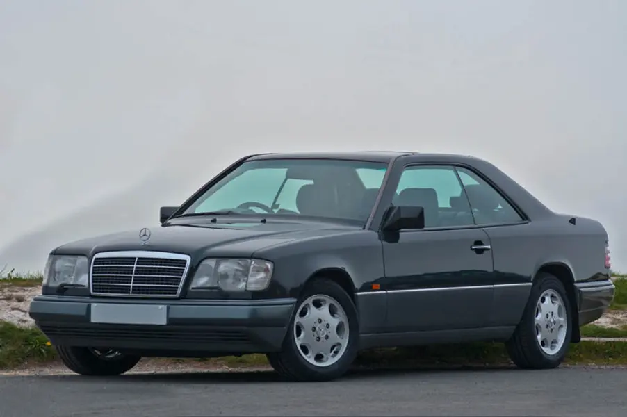 Mercedes-Benz  E 300 CE 24V 6