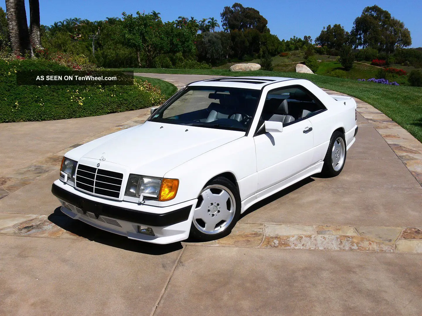 Mercedes-Benz  E 300 CE 24V 4