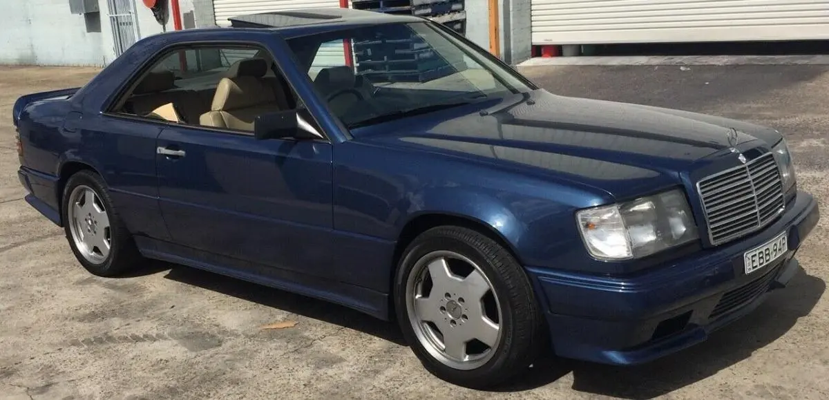 Mercedes-Benz  E 300 CE 24V 4