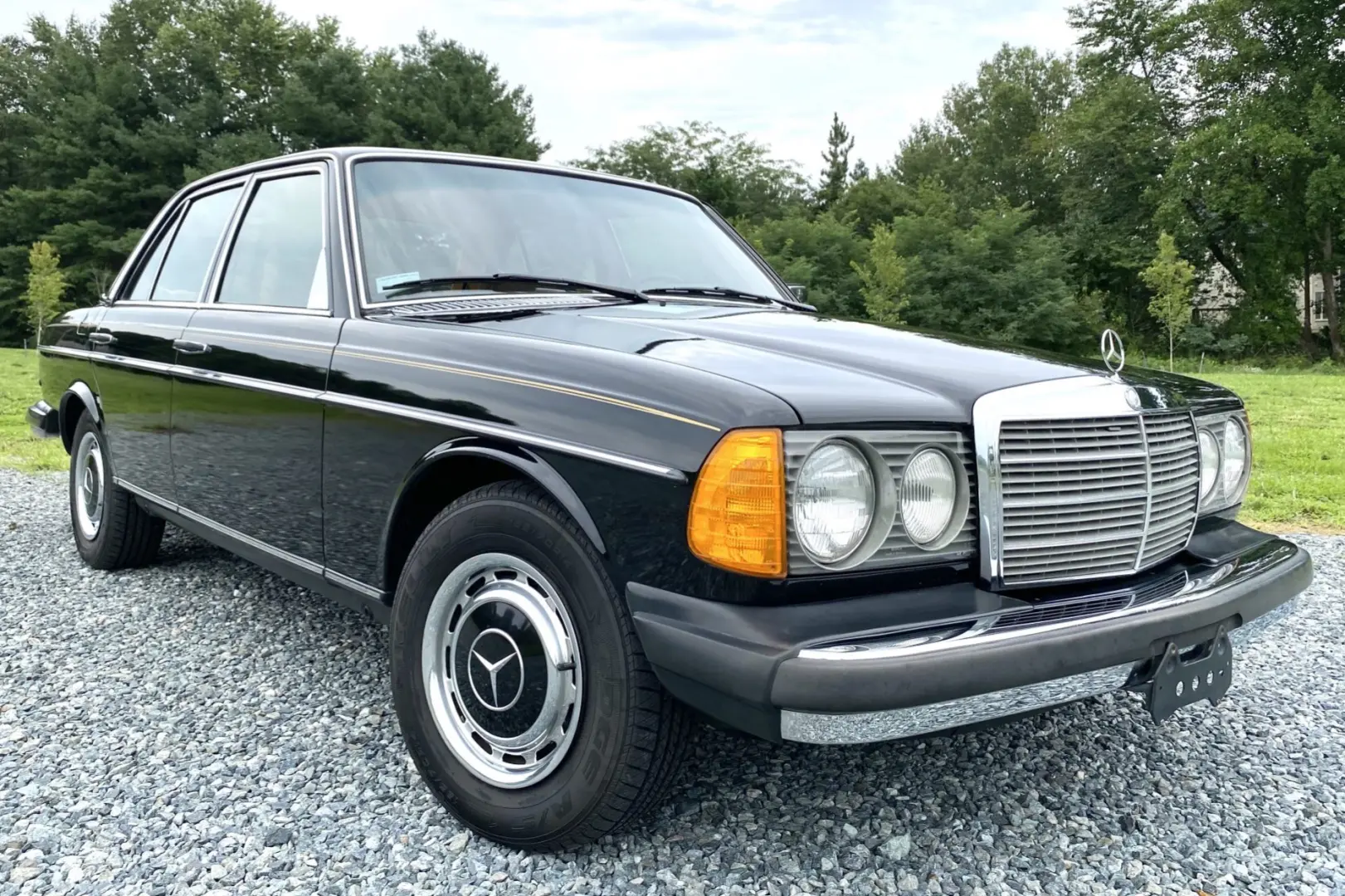 Mercedes-Benz  E 300 D 1