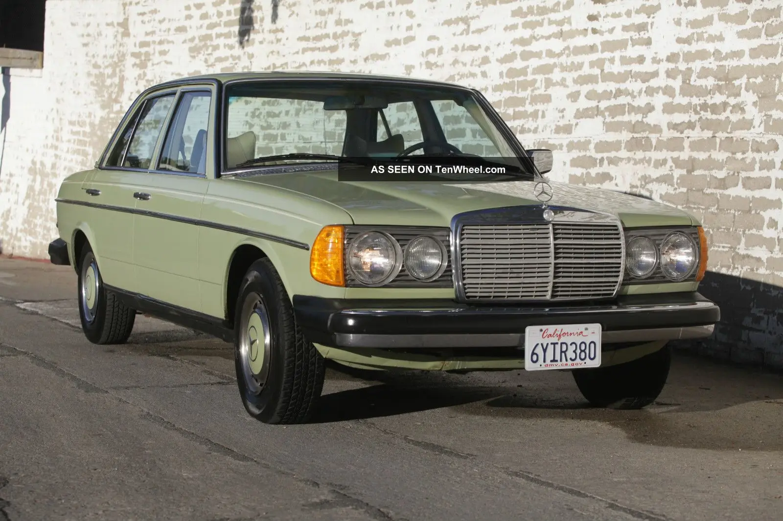 Mercedes-Benz  E 300 D 2
