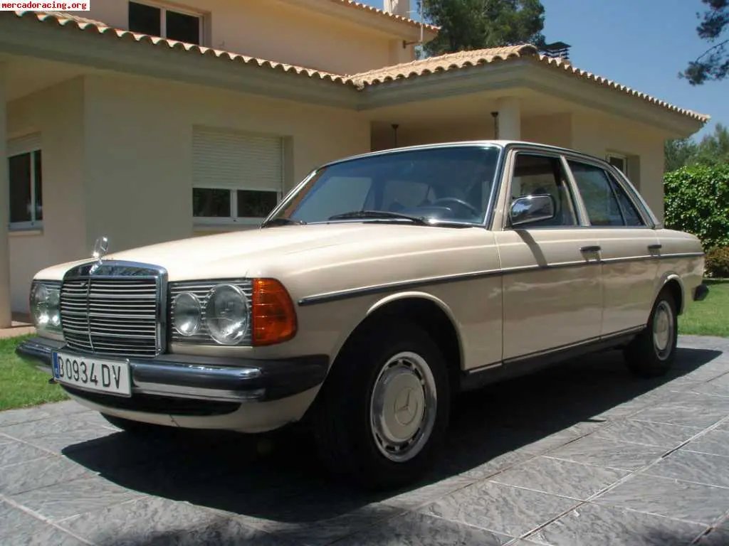 Mercedes-Benz  E 300 D 4