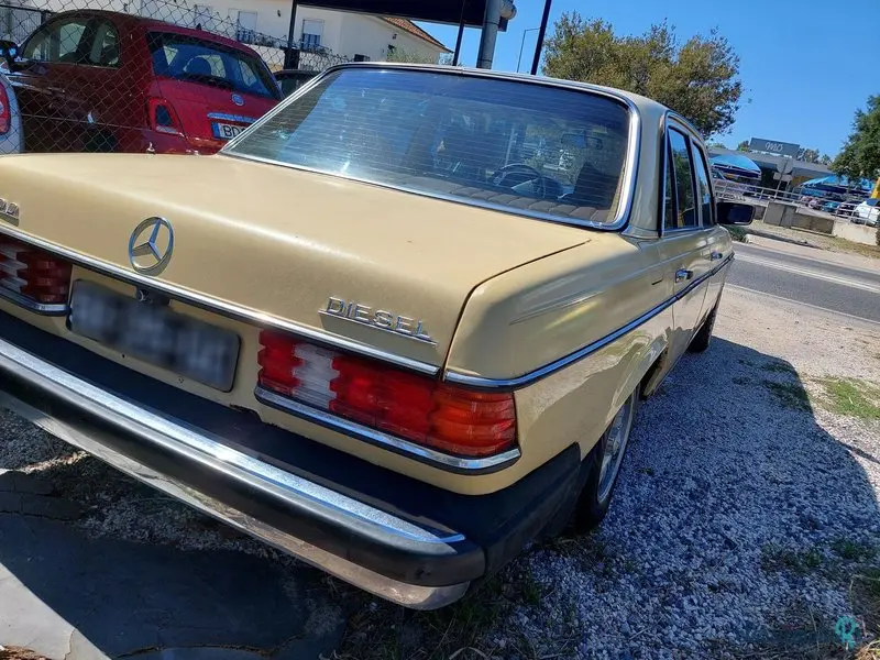 Mercedes-Benz  E 300 D 4