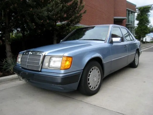 Mercedes-Benz  E 300 D 3