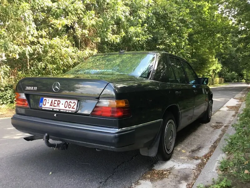 Mercedes-Benz  E 300 D 4