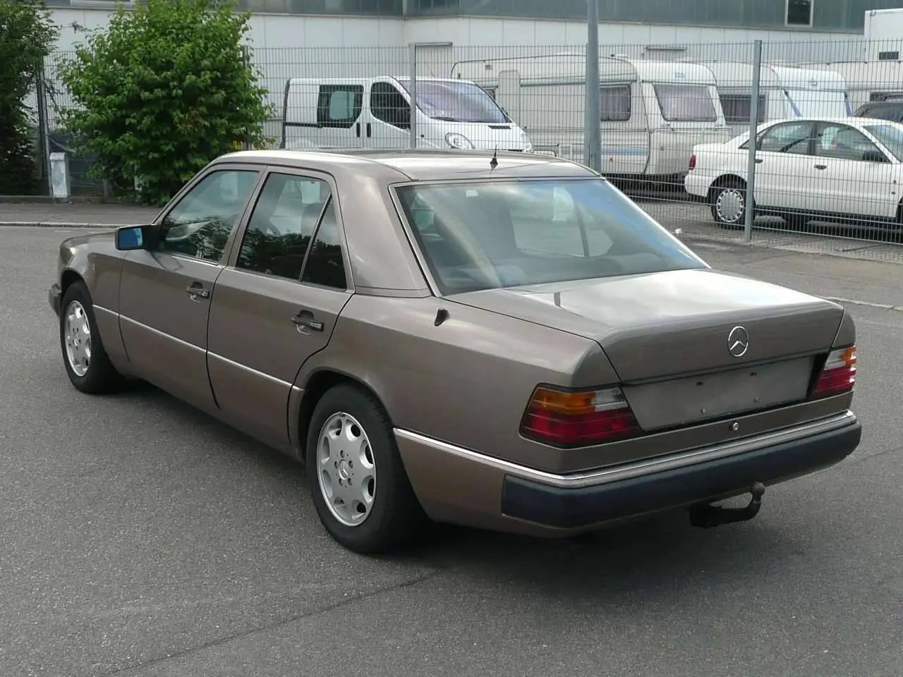Mercedes-Benz  E 300 D 5