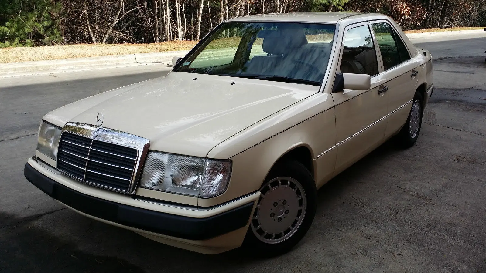 Mercedes-Benz  E 300 D 3