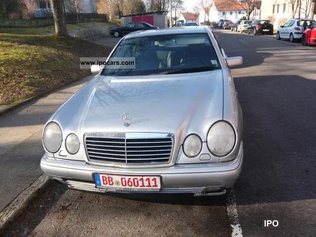 Mercedes-Benz  E 300 D Avantgarde 2